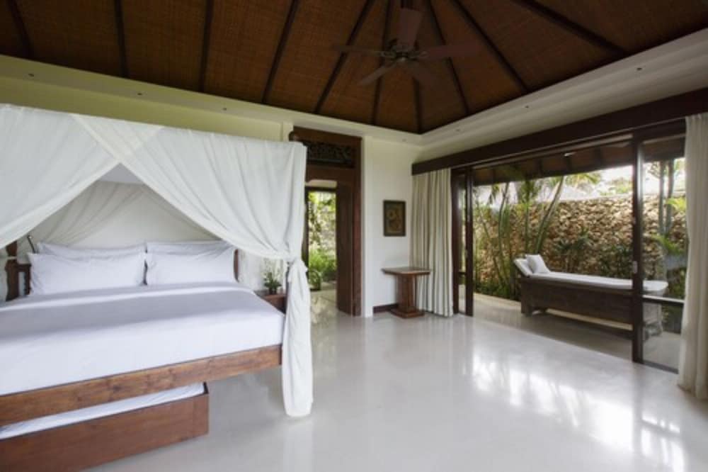 Private pool