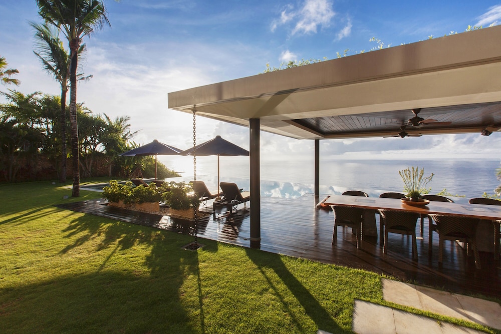 Beach/ocean view