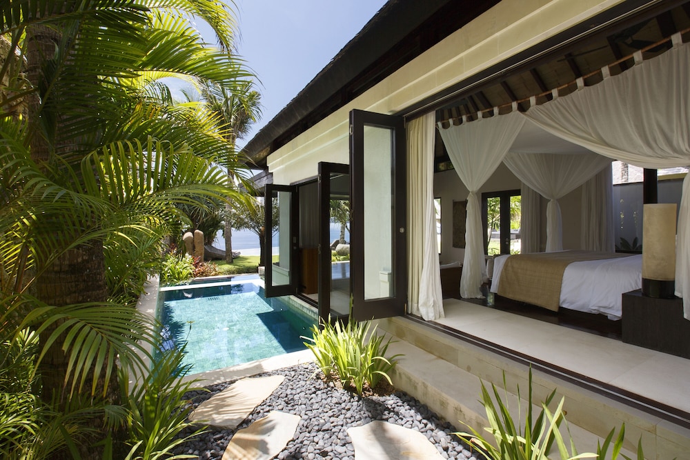 Private pool