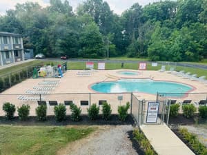 thumbnail: Outdoor pool
