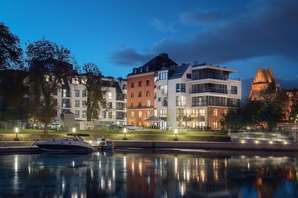 Front of property - evening/night