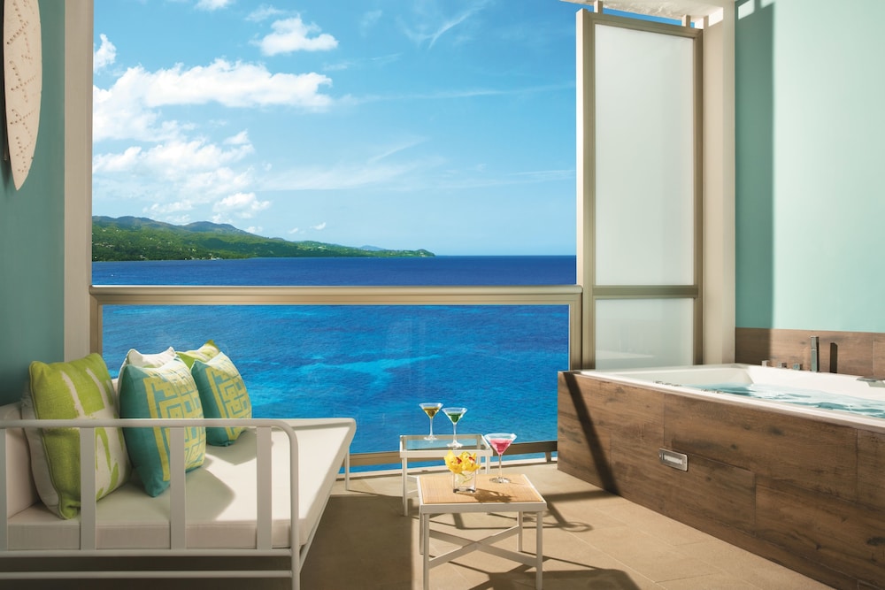 Beach/ocean view