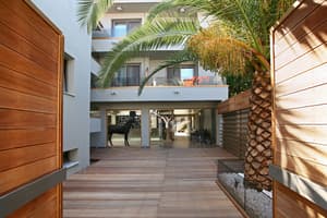 thumbnail: Exterior