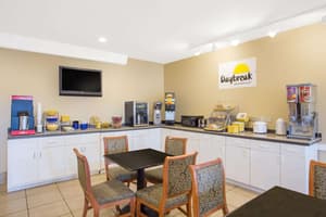 thumbnail: Breakfast area