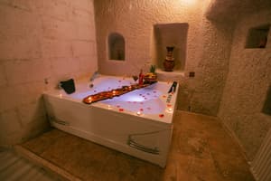 thumbnail: Jetted tub