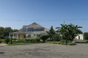 thumbnail: Front of property