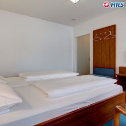 Autobahn_Motel-Hollenstedt-Standardzimmer-4-69235.jpg