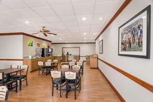 thumbnail: Breakfast area
