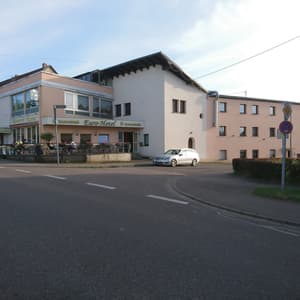 thumbnail: Front of property