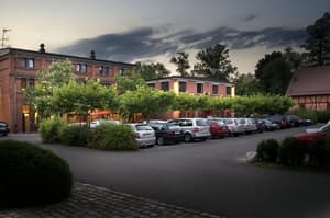thumbnail: Exterior