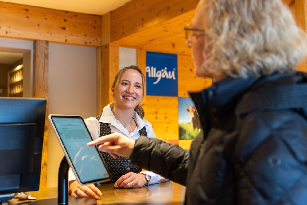 Check-in/check-out kiosk
