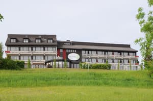 thumbnail: Exterior