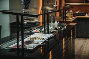 thumbnail: Restaurant