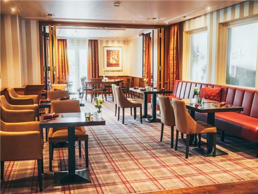 Dining,Dining Area,Restaurant,On-Site