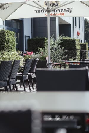 thumbnail: Bar (on property)