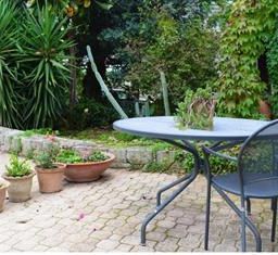 Eurialo-Syrakus-Garten-2-623075.jpg