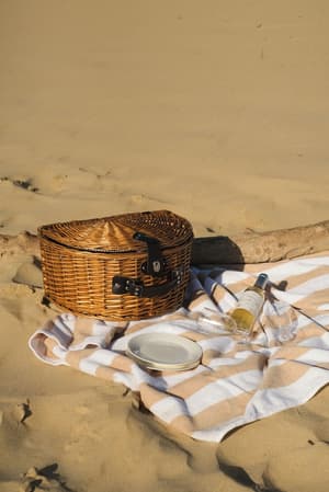 thumbnail: Outdoor dining