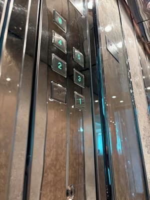 thumbnail: Elevator