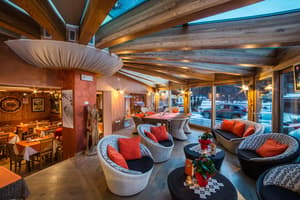 thumbnail: Bar (on property)