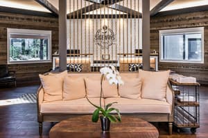 thumbnail: Lobby sitting area
