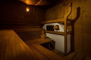 thumbnail: Bar (on property)