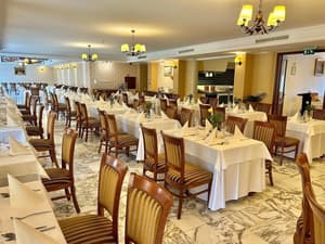 thumbnail: Restaurant