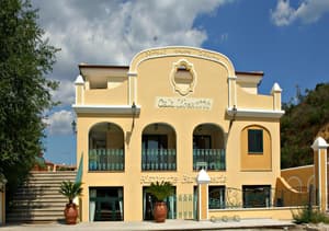 thumbnail: Exterior