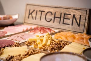 thumbnail: Restaurant