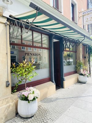 thumbnail: Restaurant