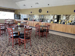 thumbnail: Breakfast area