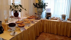 thumbnail: Breakfast area