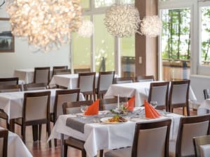 thumbnail: Restaurant