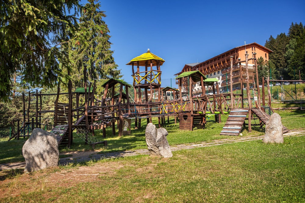 Children's play area - outdoor
