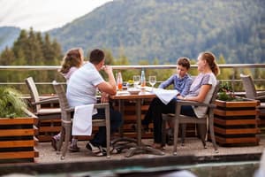 thumbnail: Family dining