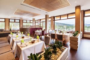thumbnail: Restaurant