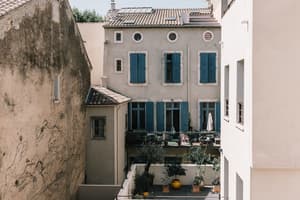 thumbnail: Exterior detail