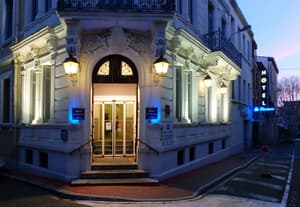 thumbnail: Front of property - evening/night