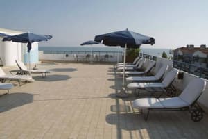 thumbnail: Sundeck