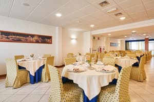 thumbnail: Restaurant