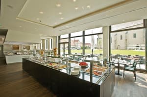 thumbnail: Breakfast area