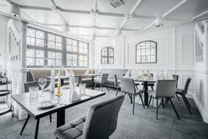 thumbnail: Restaurant