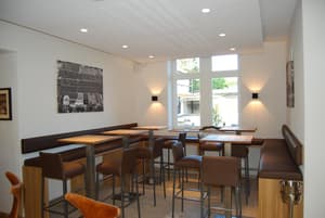 thumbnail: Restaurant