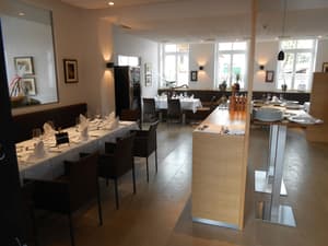 thumbnail: Breakfast area