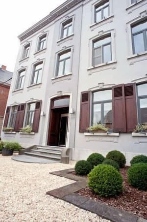 thumbnail: Front of property