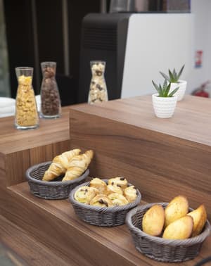 thumbnail: Breakfast area