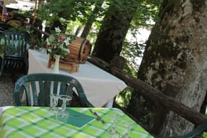 thumbnail: Outdoor dining