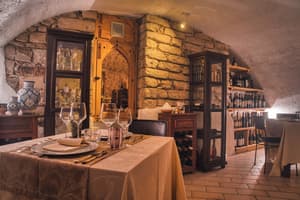 thumbnail: Restaurant