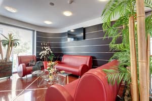 thumbnail: Lobby sitting area