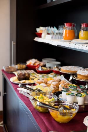 thumbnail: Breakfast area
