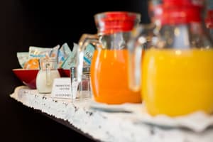 thumbnail: Breakfast area